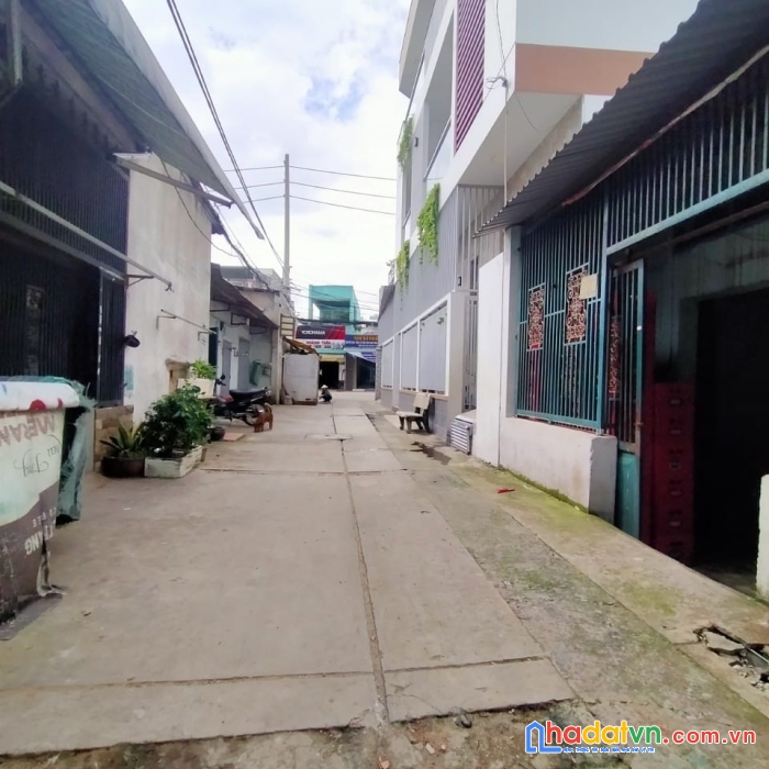 Nhà hẻm xe tải, ngang 5m, 1 trệt, 1 lầu, gần đường mã lò, bình tân, giá nhỉnh 3 tỷ.