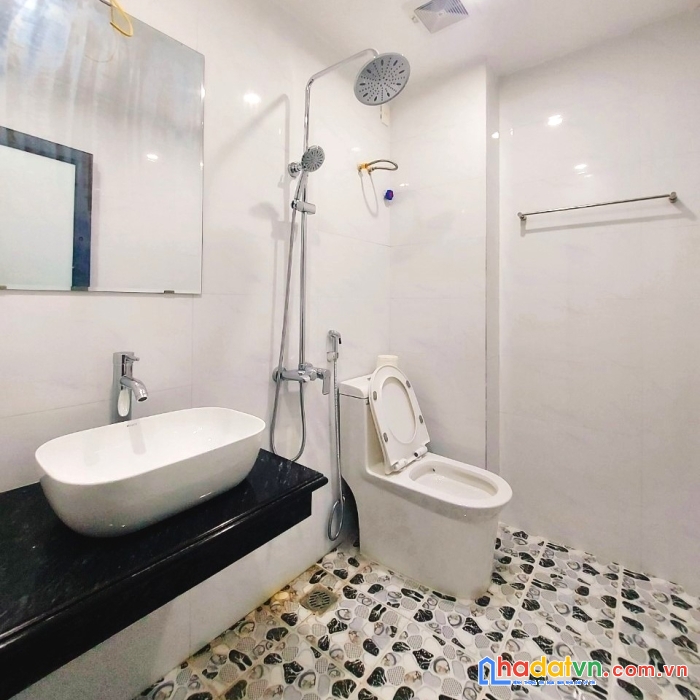 Bán nhà phố nguyễn huy tưởng: 45m2*5 tầng, mt 4.15m, cách mạt phố 15m, ngõ 3 gác.
