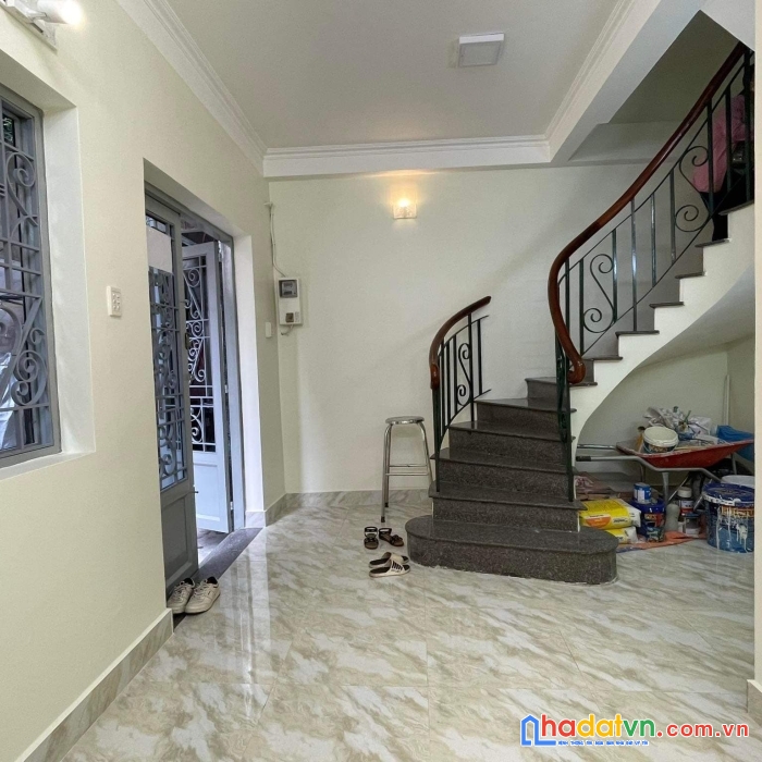 Nhà đẹp, sát mặt tiền đường bạch đằng, kế chợ bà chiểu, 18m2, 4.35 tỷ còn tl