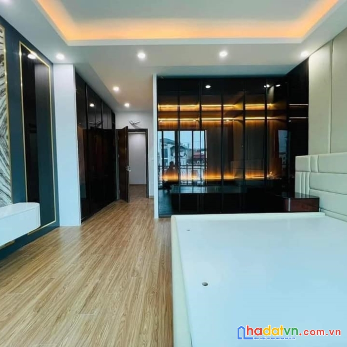 Bán gấp nhà gần hồ ba mẫu, đđ, 60m2x5tx4.2m, ô tô kd, nhỉnh 11 tỷ