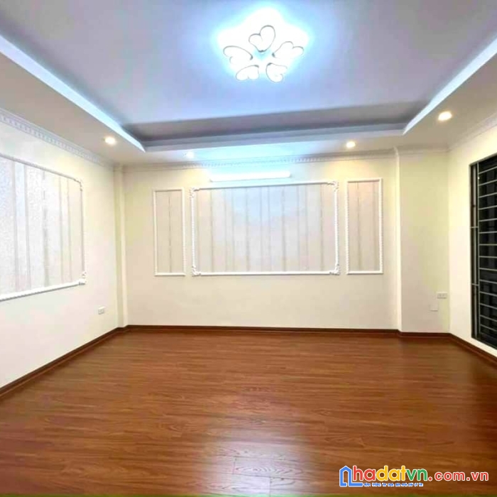 Bán nhà cự khối-lb, nhà đẹp, ở ngay, nhiều tiện ích, tặng  full nội thất, 31m2x5t