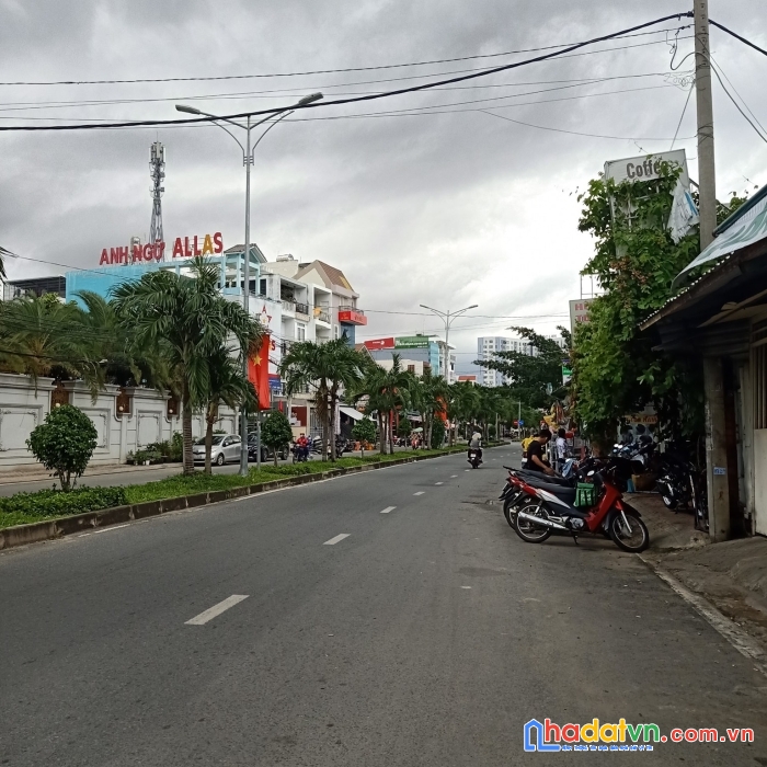 Nhà 2 tầng, huỳnh tấn phát, q7, ngang hơn 7m, dt 129m2, nhỉnh 11 tỷ