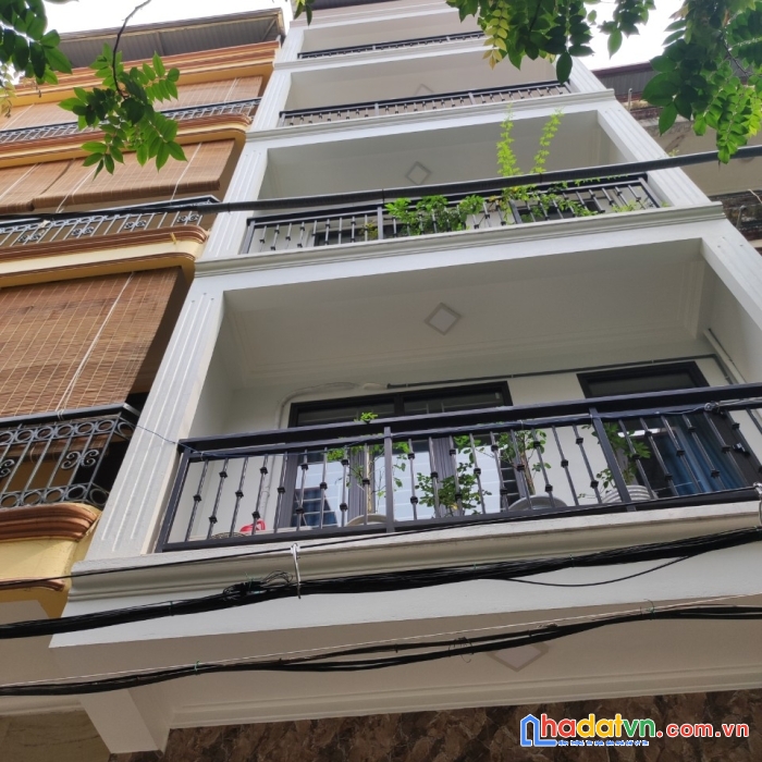 Siêu phẩm phố phùng chí kiên, 7 tầng, thang máy, gara ô tô, nhà mới đẹp, chỉ 9.7 tỷ