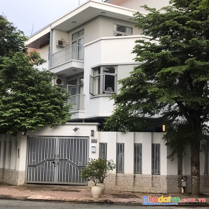 Nhà liền kề  hà đô  q12 ngang 5m, 3 tầng diện tích 90m2, chỉ hơn 7,5 tỷ, đường trước nhà 50m