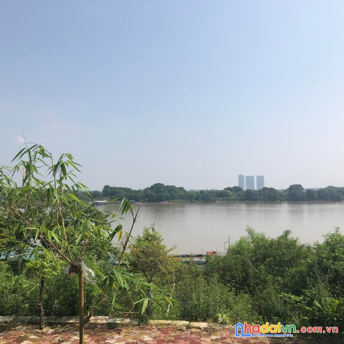 Cho thuê đất – mặt bằng 1000m2, view sông hồng, giá thương lượng.
