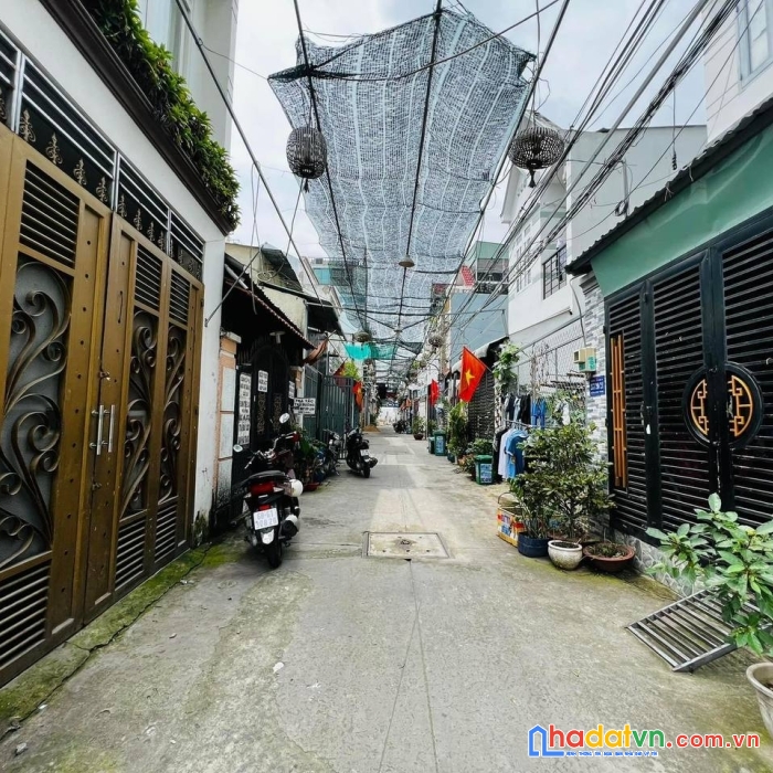 Bán nhà 3 tầng đường bình thành, hẻm ô tô, 53m2 chỉ 4.9 tỷ