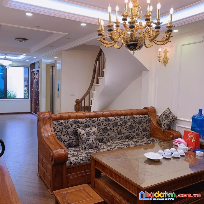 Siêu phẩm cầu giấy, 8 tầng 1 tum, thang máy, gara ô tô, kinh doanh giá nhỉnh 14 tỷ