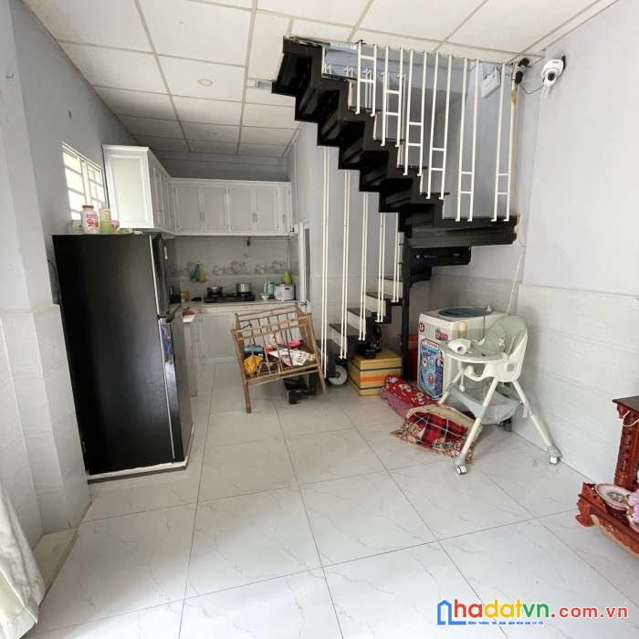 Bán nhà 3 mặt hẻm dương bá trạc - (6.8m x 4m) 2 tầng - chỉ 2.4 tỷ.