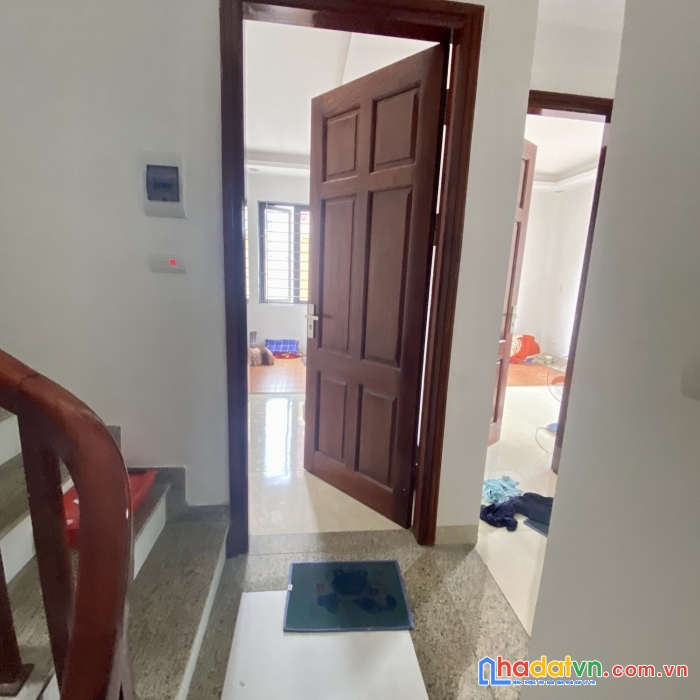Bác nào thích nội thất gỗ lim chốt nhà cổ điển a 42m2, ngõ nông rộng, 4.05 tỷ