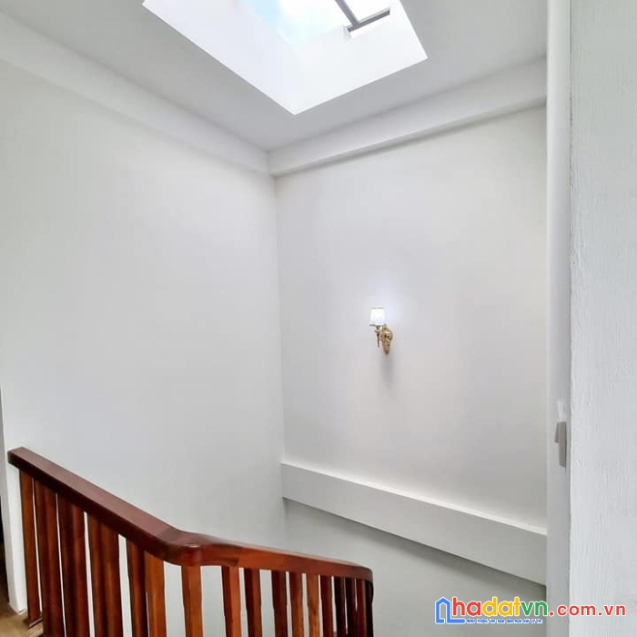 Cần cho thuê nhà nguyên căn mới 4 tâng tại bát khối , lb,hn