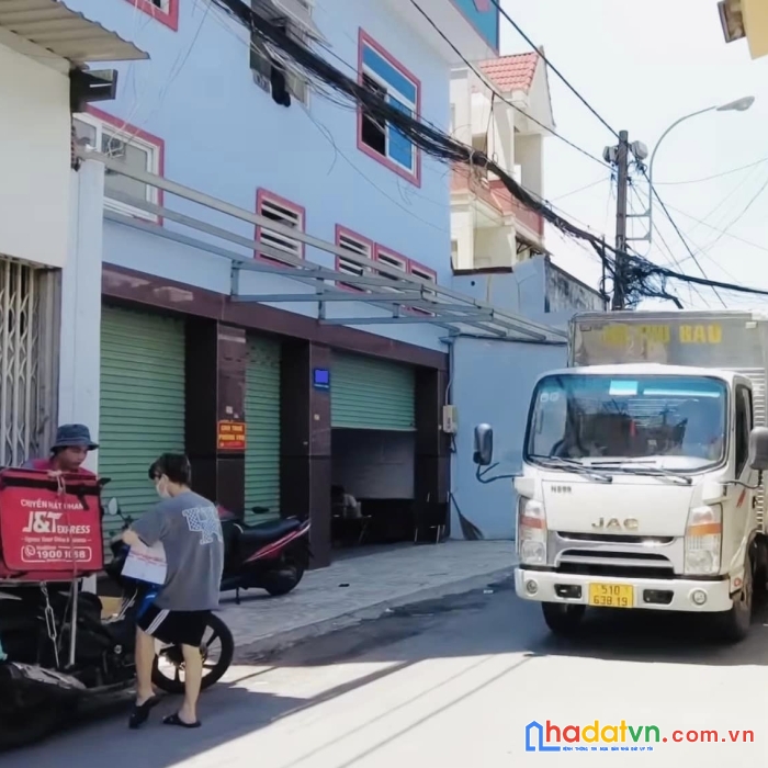 Bán gấp nhà mặt tiền trường chinh, 3 tầng, 243m2 chỉ 2xtỷ.