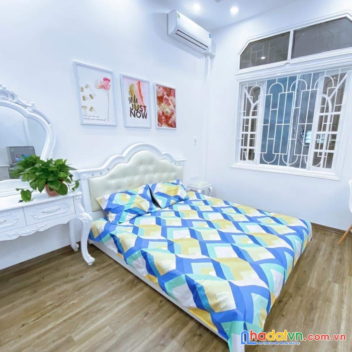 Bán nhà phố nguyễn hiền: 42m2*5 tầng, mt 4m, 4.6tỷ, ngõ thông trải nhựa đẹp rộng, nhiều quán ăn