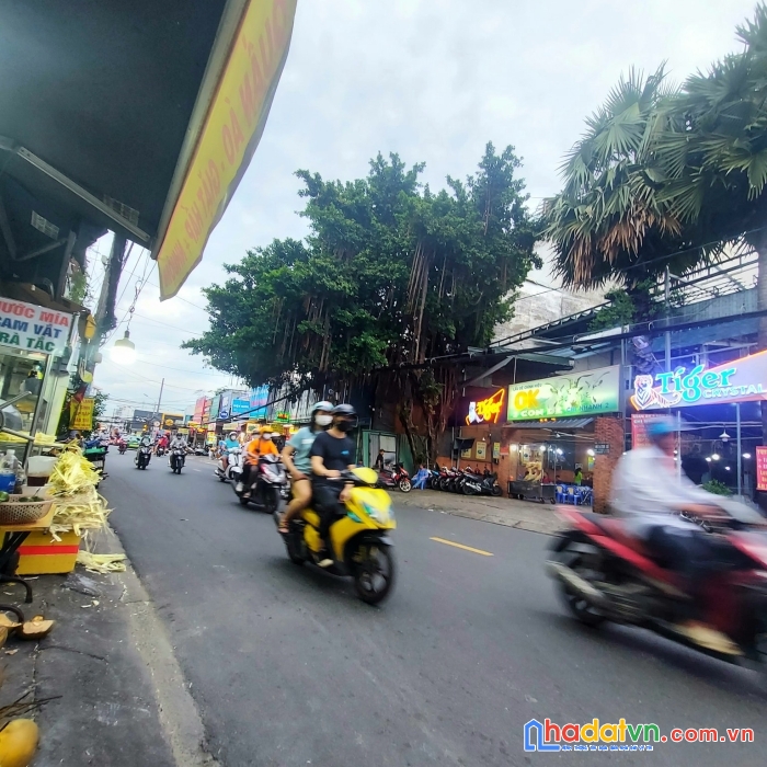 Bán nhà đường nguyễn sơn tân phú, 88m2, ngang khủng 8m, 3 tầng btct