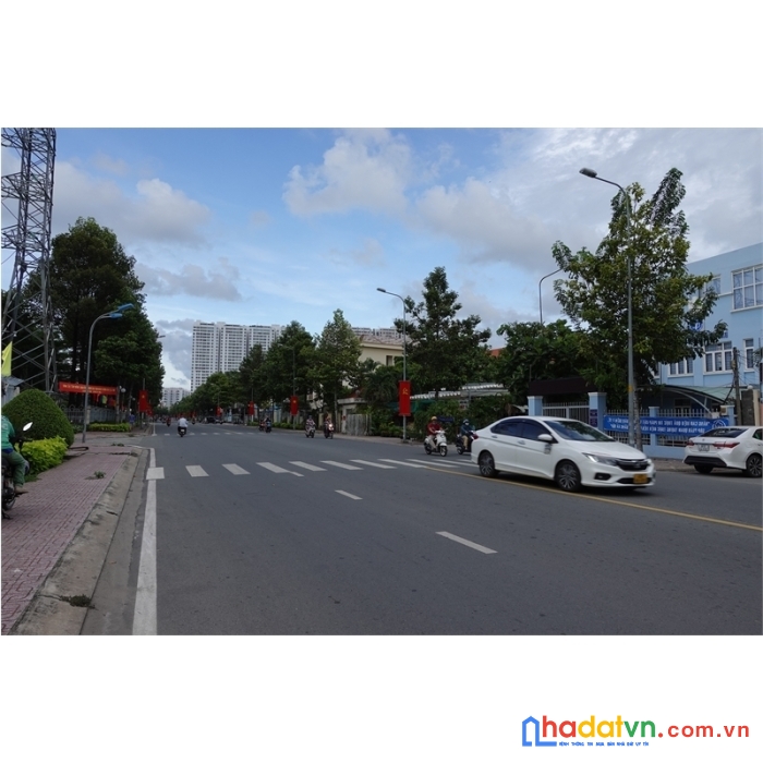 Bán nhà hẻm xe hơi, phạm thế hiển, 4.5x19, chỉ nhỉnh 5 tỷ. miễn phí dịch vụ.