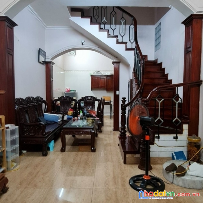 Bán nhà mặt phố hồng tiến bồ đề long biên vỉa hè kd vị trí hot 9tỷ hơn