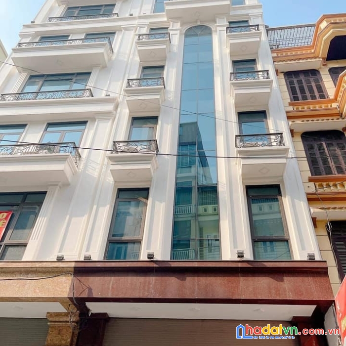 Cần bán tòa văn phòng mặt phố, vip nhất phố nguyễn khánh toàn, dt: 310m2 *9.5 tầng, có hầm, giá: