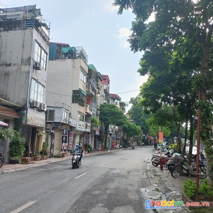 Chủ mót bán lô góc mặt phố kinh doanh siêu đỉnh phố long biên 2 quận long biên