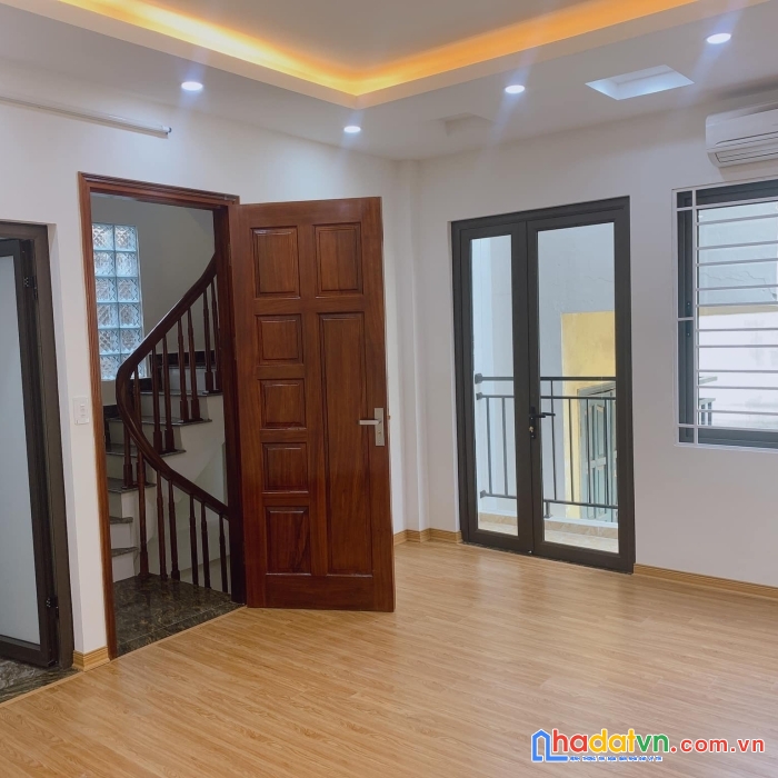 Bán nhà tây hồ - lạc long quân - xuân la - dt 45m2 - 4 tầng - mt 4.4 m - giá nhỉnh 5.9 tỷ.