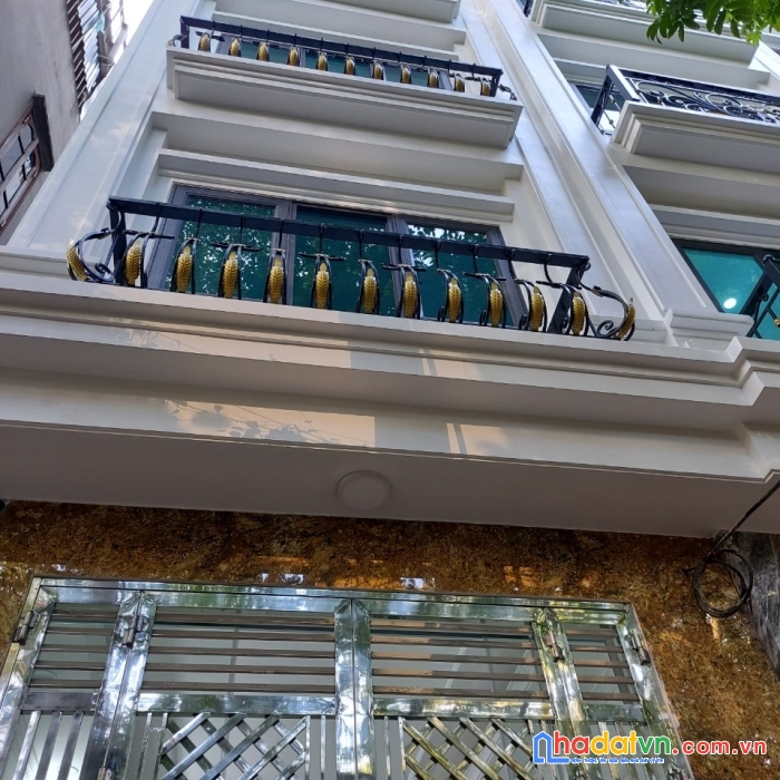 Bán  nhà  kim giang hoàng mai , 4.5 tầng, giá 4.2 tỷ, ô tô đỗ cách 20m.