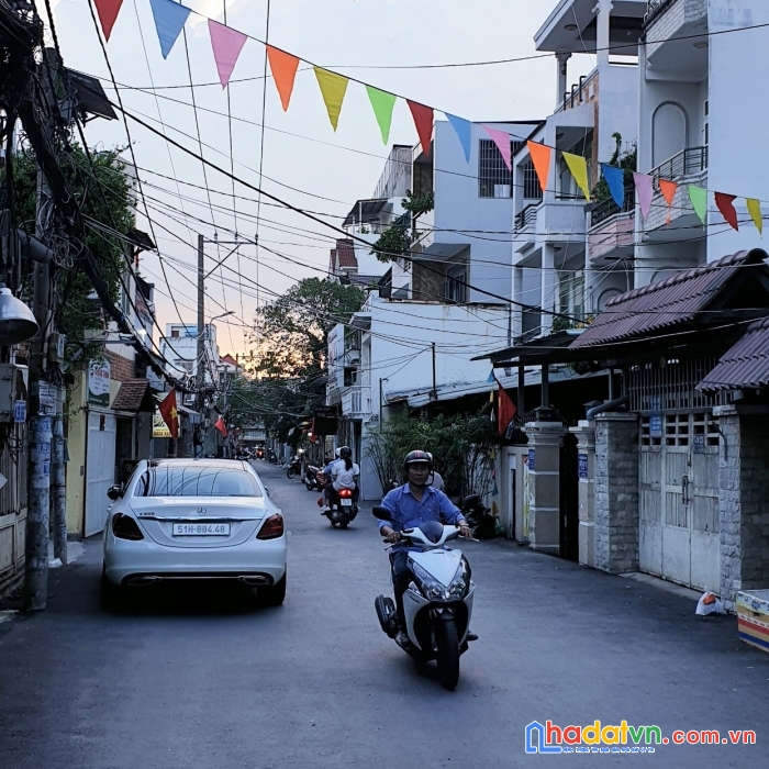 Biệt thự vila mini đà lạt  nguyễn hữu thọ dt 108m 6 x 17.5 m quận 7