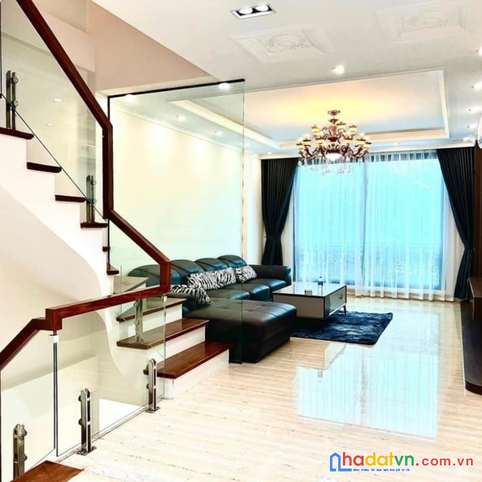 Bán nhà phố lâm hạ long biên 55m 5t khu vực ở víp - ngõ thông ô bàn cờ - ô tô tải chạy vòng quanh,