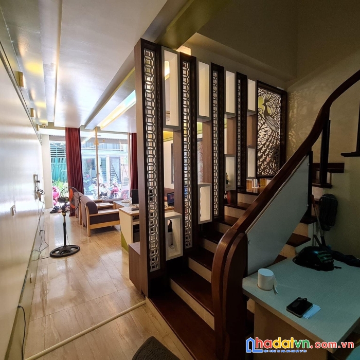 Bàn nhà nguyễn sơn-long biên. kinh doanh, ô tô tránh, thang máy 78m2 x 5 tầng, mt: 4.3m2. gía 15 tỷ