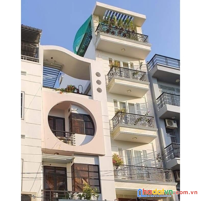 Bán gấp nhà mtnb cx lạc long quân quận 11 5 tầng giá 9.75 tỷ