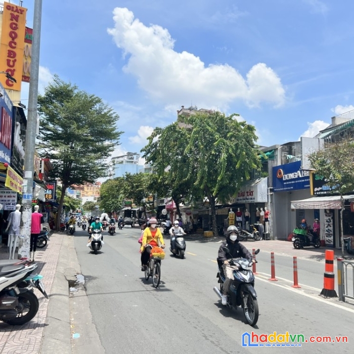 Mặt tiền nơ trang long f11 45m 3 tầng kinh doanh đỉnh  chỉ 11 tỷ nhĩnh