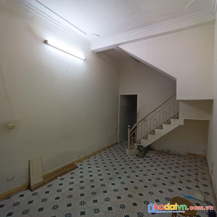 Bán nhà mặt ngõ thuỵ khuê, tây hồ. dt 33m2 x 3 tầng. chưa tới 3 tỷ