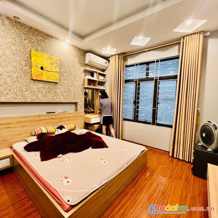 Bán nhà trần cung, ô tô, dt 40m2, 4t, giá 1.99 tỷ, lh: 0965268261.