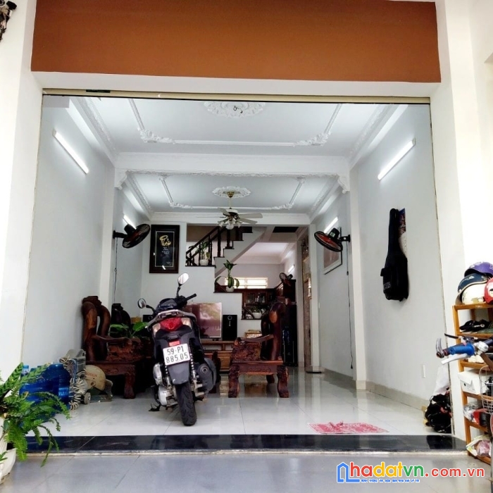 Tô hiệu 78m2 nhà 3 tầng btct kiên cố mặt tiền ngang 4m  hiệp tân quậntân phú. hxh 7 chỗ. ô tô ngủ