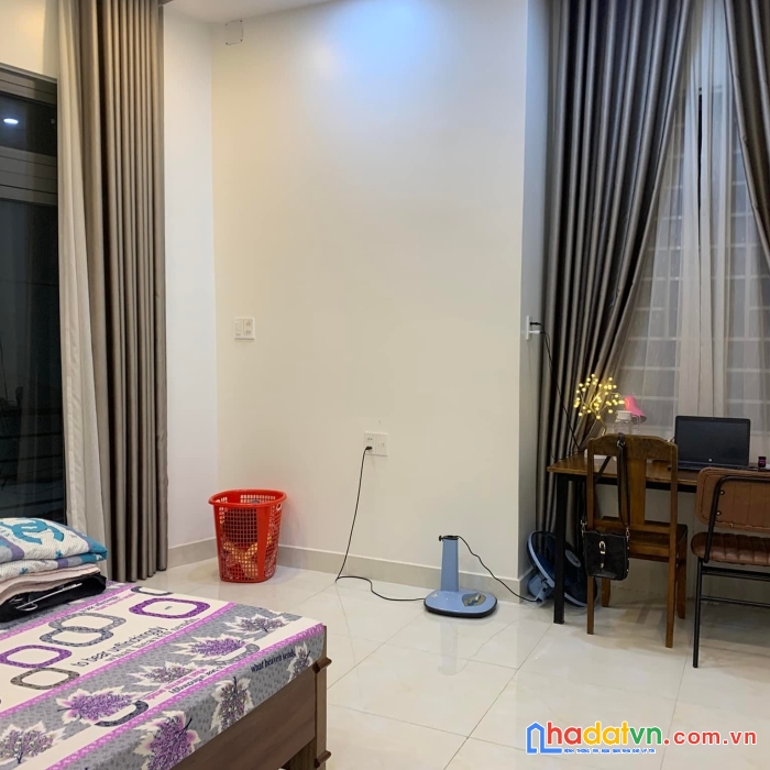 Nhà 2 tầng - căn góc - đường thống nhất - mặt tiền gần 6m - chủ giảm còn 4.x tỉ