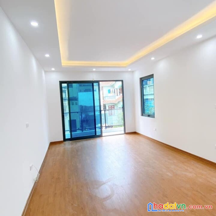 Bán nhà phố lạc long quân, dt: 50m2 *5 tầng, thang máy, ô tô đỗ, 3 bước ra hồ tây lộng gió, giá: