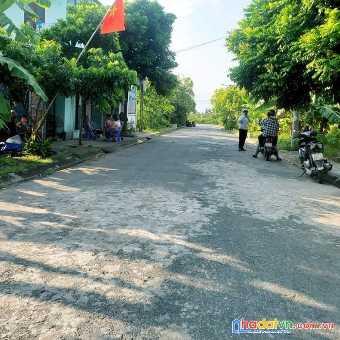 Lô đất 95m2, đường rộng 10m, giá chỉ 2,x tỷ tân thành, dương kinh