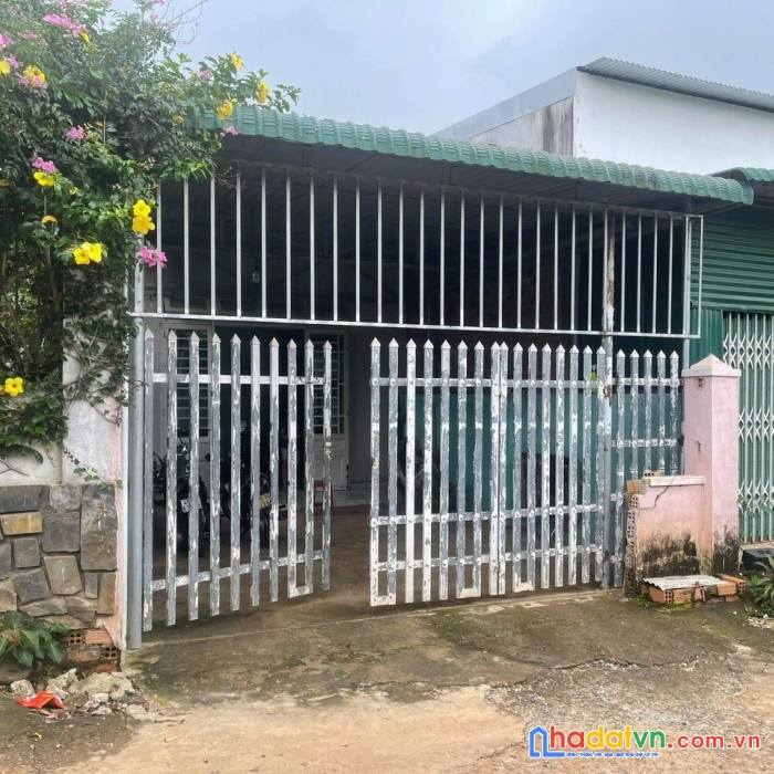 Cần bán căn nhà cấp 4 vị trí đẹp tại trung tâm thị trấn liên nghĩa, huyện đức trọng