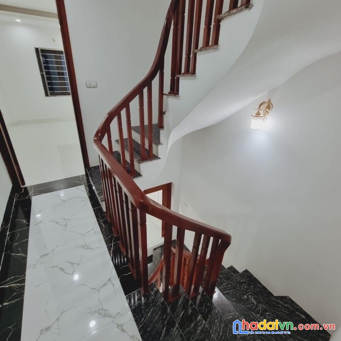 Bán  nhà kim giang  – hoàng mai, ô tô vào tận nhà. 52m2 x 6 tầng xây mới, mặt tiền: 3.5m, giá hơn