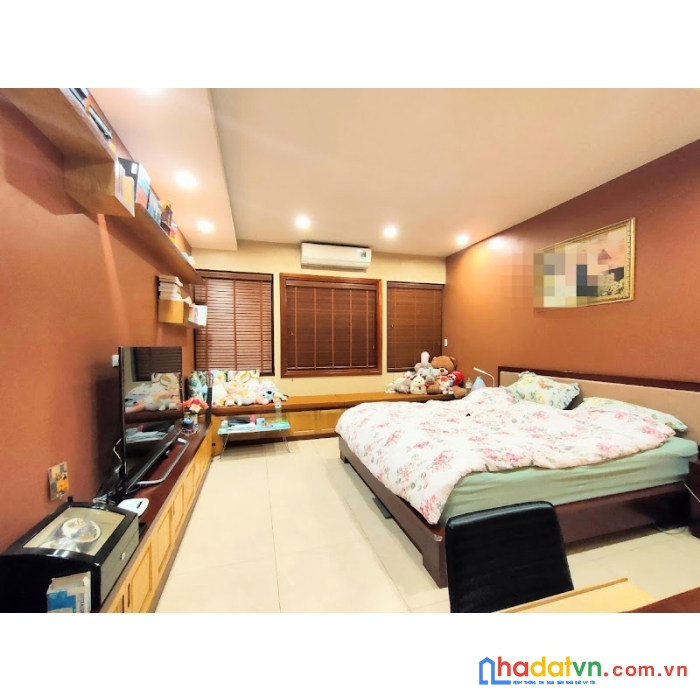 Bán nhà bắc cầu long biên, ô tô tránh, thoáng trước sau, nhà đẹp 140m2x3, mt6.5m - 7.9 tỷ