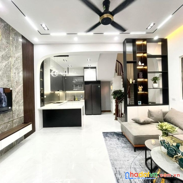 Bán nhà ngọc trì - 40m2 xây 5 tầng siêu đẹp.