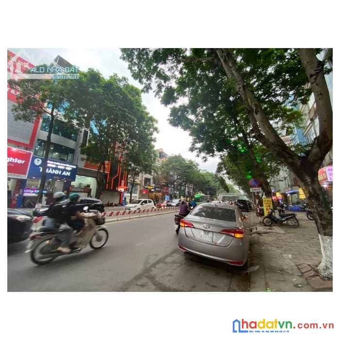 Bán nhà mặt phố trần quốc hoàn, ô tô đỗ cửa. 35m2, mặt tiền: 3,8m, giá 17.5 tỷ.