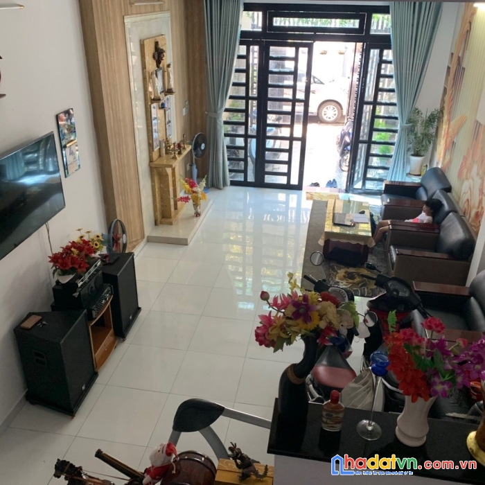 Nhà đẹp thanh lộc quận 12 – 4 tầng 100m2 4,5x22 – hẻm xe hơi vào nhà – nội thất xịn sò – 6,1 tỷ.