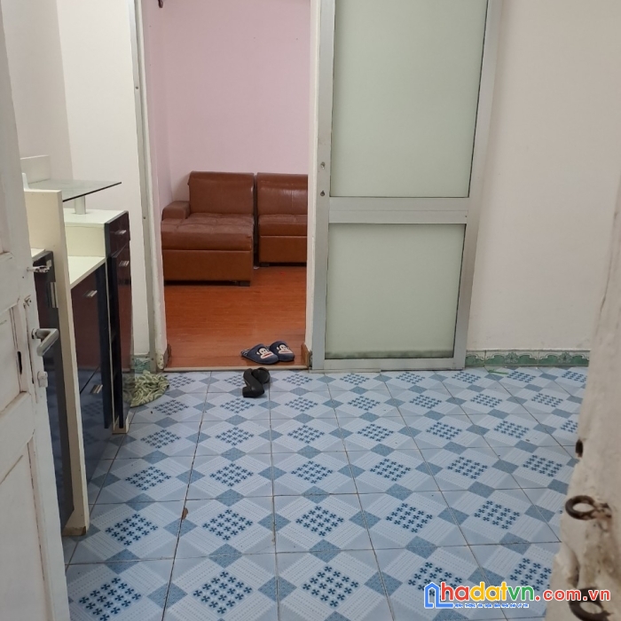 Bán nhà  tập thể thành công diện tích sổ 42,5 m, dt sử dụng 80 m,3 ngủ 1 khách,1 vs.gía 2,2 tỷ có