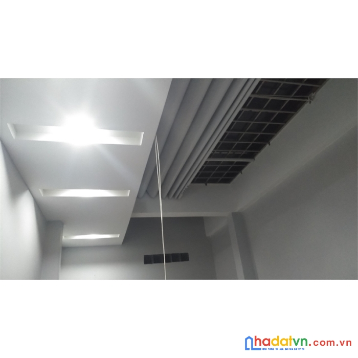 Gấp. nhà măt tiền kinh doanh 3t x 100m2 đường tôn đản