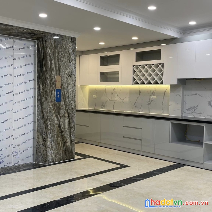 Bán nhà phố chính kinh, thang máy, 6 tầng giá 7.4 tỷ