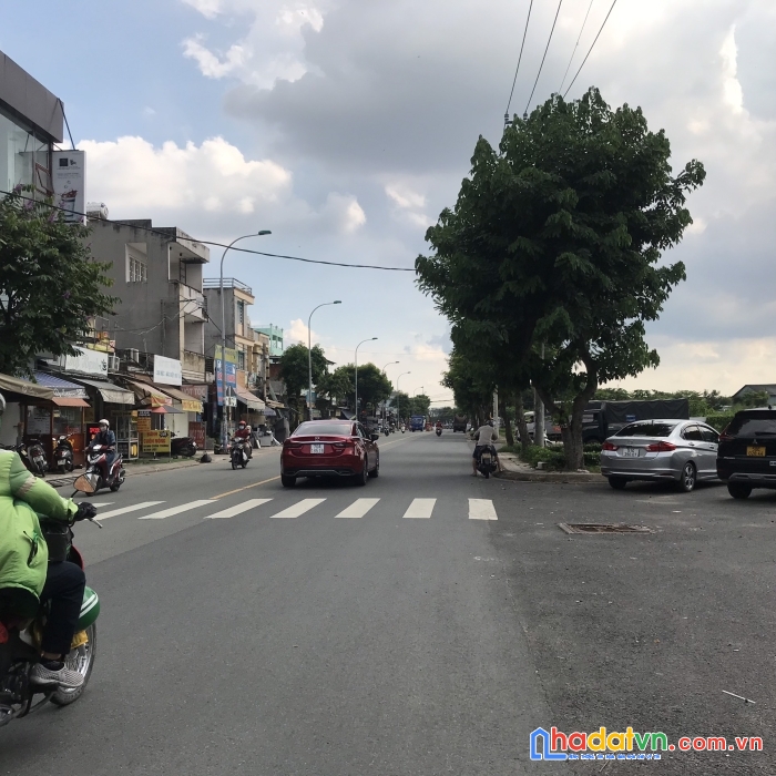 Nhà ngay mega market q12 hxh ( r 4.5m) đt 75m2 chỉ 3.95 tỷ 0986784736