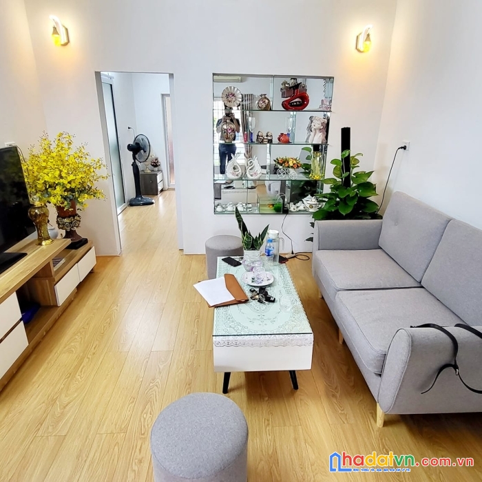 Bán gấp căn tập thể 8-3, hai bà trưng, nhà đẹp-tặng nội thất, 65m2 x 2 ngủ, giá chỉ 1.89 tỷ (có