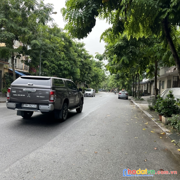 Bán trục tt1 văn phú hà đông đường 25m 70m 4 tầng nhà hoàn thiện kinh doanh đẹp nhỉnh 11 tỷ.