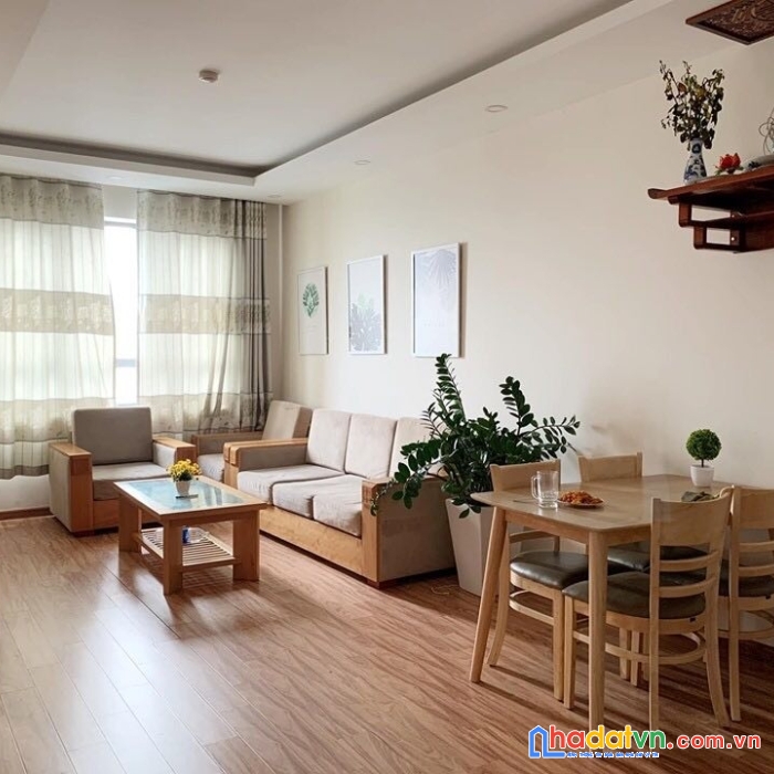 Bán nhà bắc từ liêm, 5 tầng x 33m2, mt rộng, sân rộng, ô tô, chỉ nhỉnh 3 tỷ.