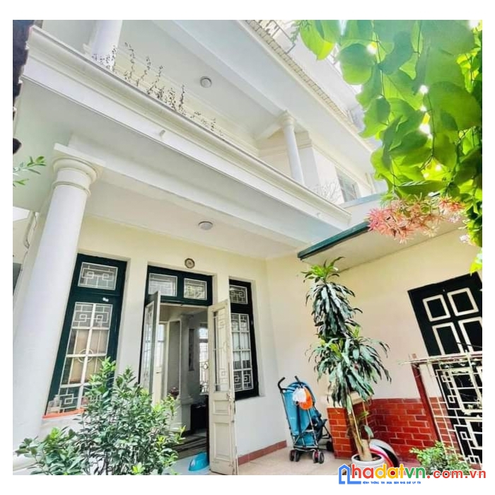 Phố 8/3 hai bà trưng 116m2 3t 9,3m mt oto tránh , lô góc, biệt thự kiến trức kiểu pháp