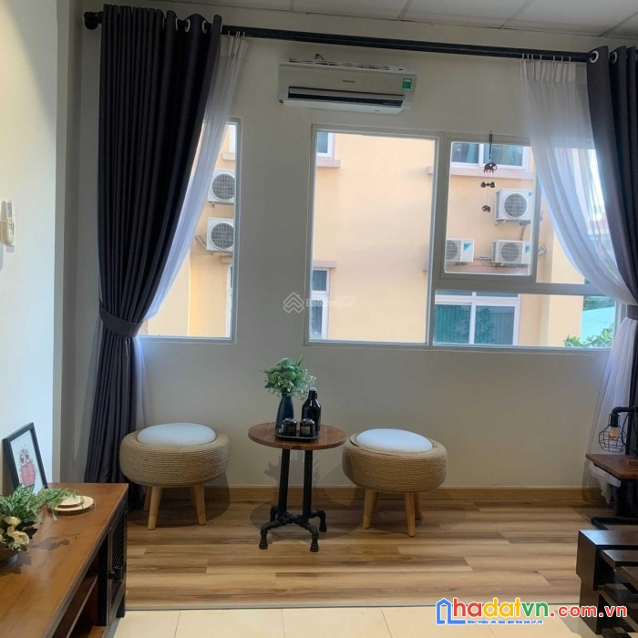 Bán ch 35m2 ngay cộng hòa tân bình, gía 855 tr tầng cao thoáng mát, view sân bay. liên hệ