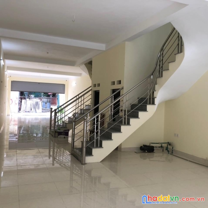 Cho thuê nhàtrường lâm  vỉa hè - oto tránh -  hai mặt tiên- 134m - 2 tầng -  mt 5.5m - giá 21tr -